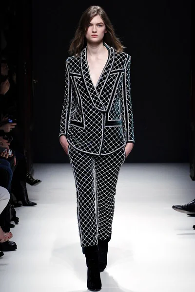 Look 7
